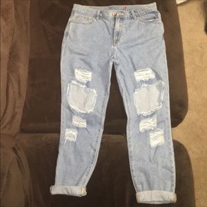 Sneak peak boyfriend fit jeans